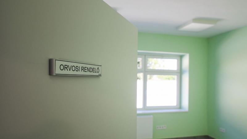 Fontos információ: a védőnő szabadságát tölti!