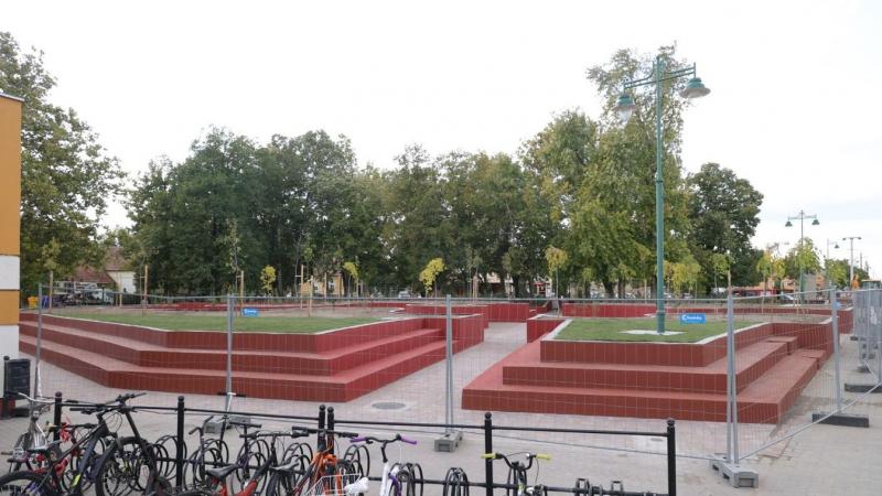 A felújítást követően ez a tér szinte teljesen átalakult, és már alig lehet ráismerni. Fedezd fel a galériában a lenyűgöző átváltozást!