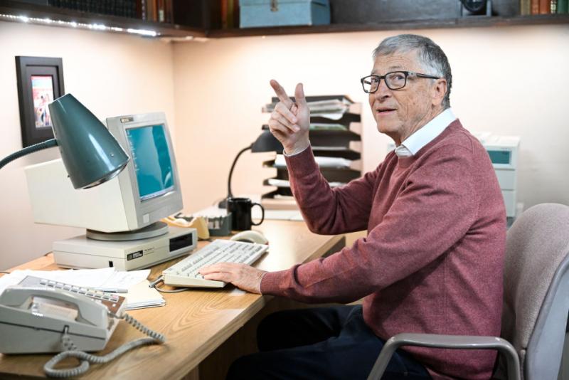 Bill Gates bejelentette, hogy nem a gazdagsága halálával szeretné lezárni életét, hanem arra törekszik, hogy vagyonát eloszthassa. Célja, hogy hozzájáruljon a társadalmi jóléthez, és mások életét javítsa.