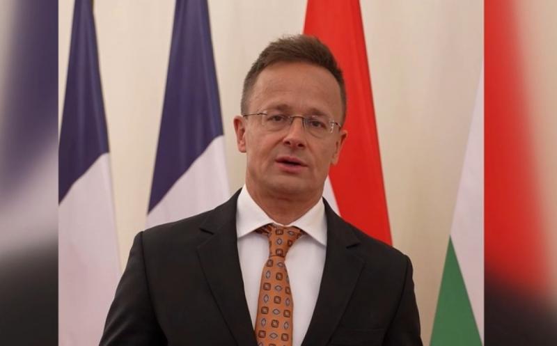 Szijjártó Péter hangsúlyozta, hogy határozottan ellenállunk annak, hogy az Európai Unió káros hatásokat gyakoroljon a magyar mezőgazdaságra. A miniszter kifejtette, hogy a magyar gazdák védelme és támogatása elsődleges prioritás számunkra. A részletekért 