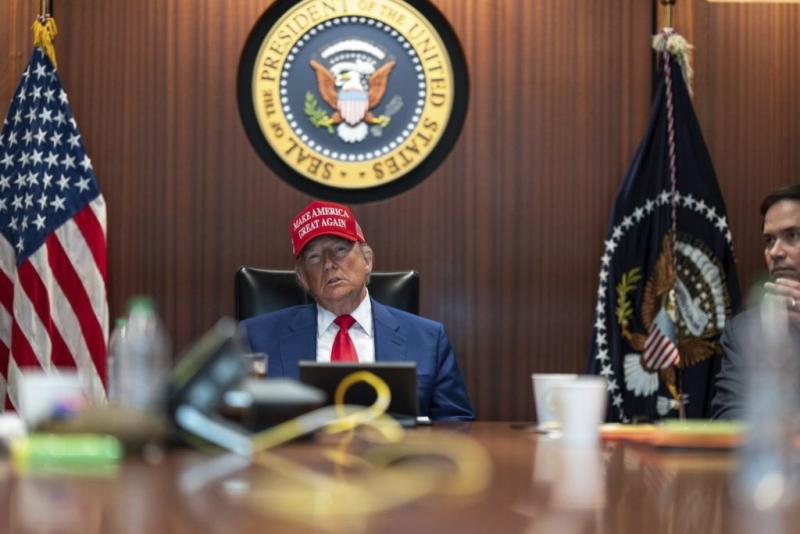 Mikor határozott Trump úgy, hogy Iránt célba veszi? | 24.hu