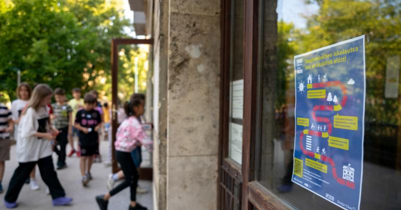 Rövidesen megkezdődnek az első iskolautcák kialakítása Budapesten, ami izgalmas lehetőségeket teremt a város diákjai és közössége számára.