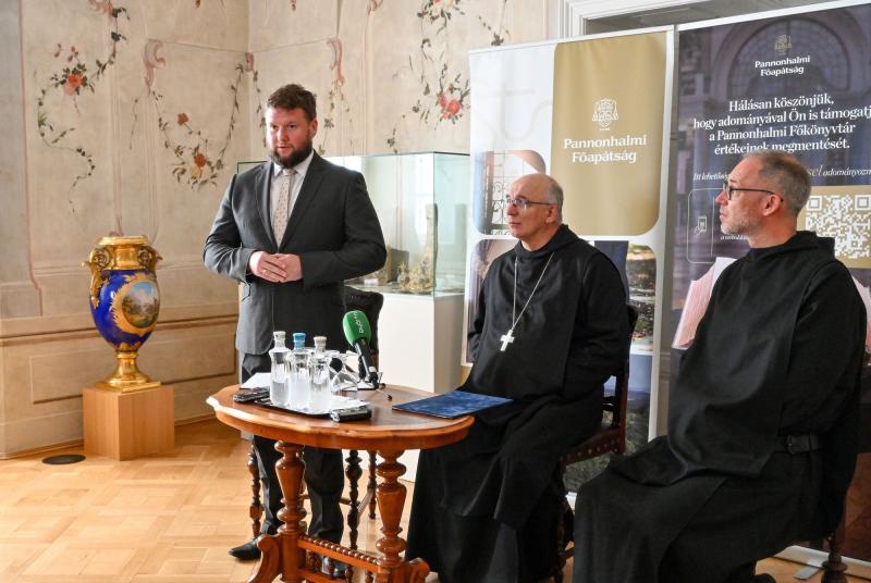 Küzdenek a Pannonhalmi Főapátságban a kenyérbogár által okozott károk helyreállításáért (VIDEÓ)