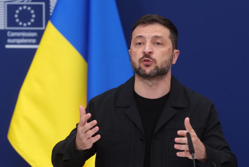 Zelenszkij kijelentette, hogy Oroszországot kizárólag erőszakkal lehet rákényszeríteni a békére.