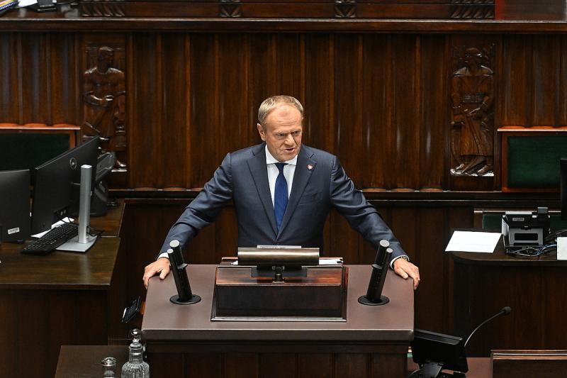 Donald Tusk határozottan kifejezte véleményét: rendkívül súlyos tévedés lenne, ha Budapesten rendeznék meg az orosz-ukrán csúcsot.