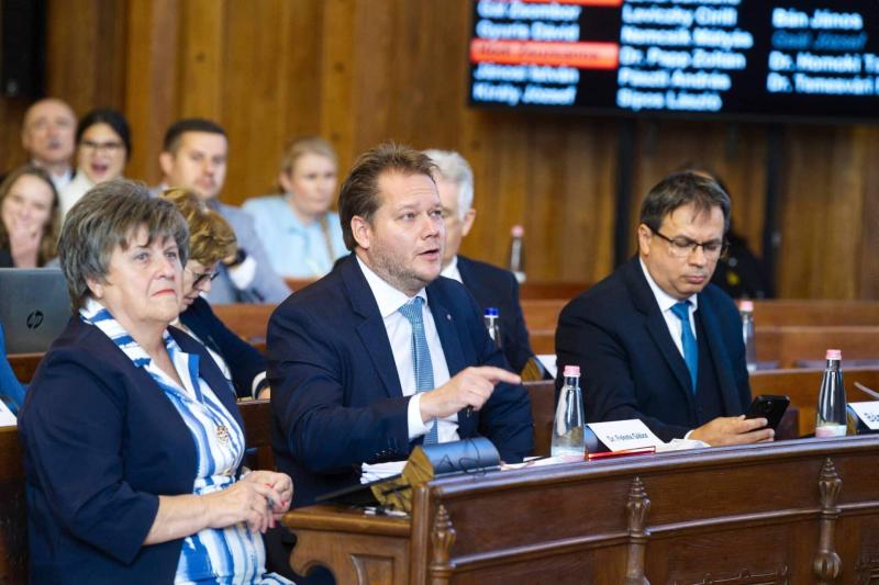 Jelenleg a kecskeméti társasházak közterület-fenntartási feladatai továbbra is a megszokott keretek között zajlanak.