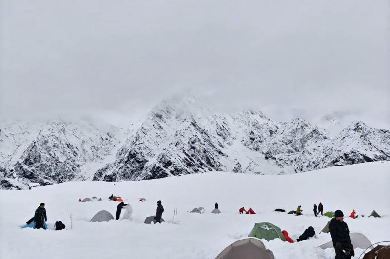 Minden ott ragadt személyt sikerült lehozni az Everest tibeti lejtőiről.