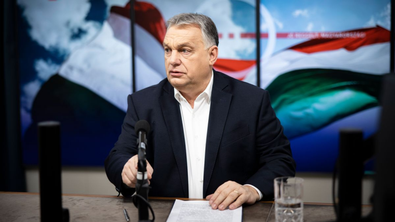 Orbán Viktor: Lángos helyett inkább aláírásgyűjtés

A miniszterelnök legújabb bejelentése szerint a lángos helyett a közvélemény támogatásának megszerzésére összpontosít. A hagyományos ízek helyett most az aláírásgyűjtés tűnik a főszereplőnek, amely lehet