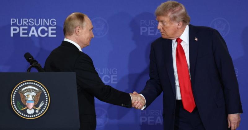 Trump úgy véli, hogy két héten belül lehetőség nyílhat egy találkozóra Putyinnal Budapesten. | Demokrata